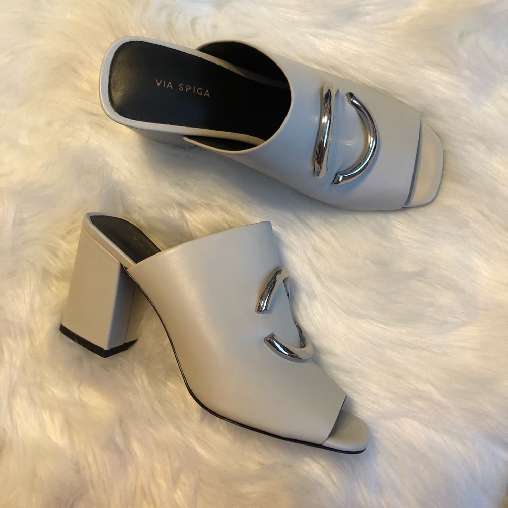 Via spiga slip on heels